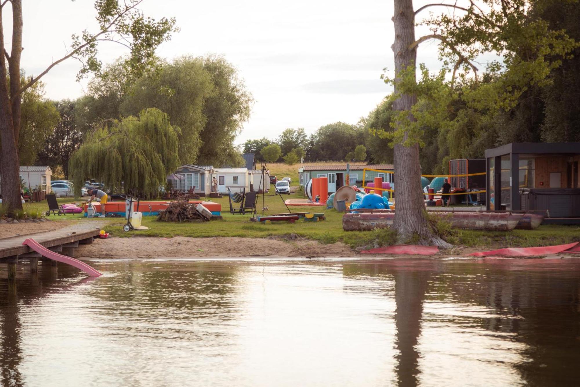 Вілла Osrodek Wypoczynkowy "Marina Rozbejko" Мишлібуж Екстер'єр фото